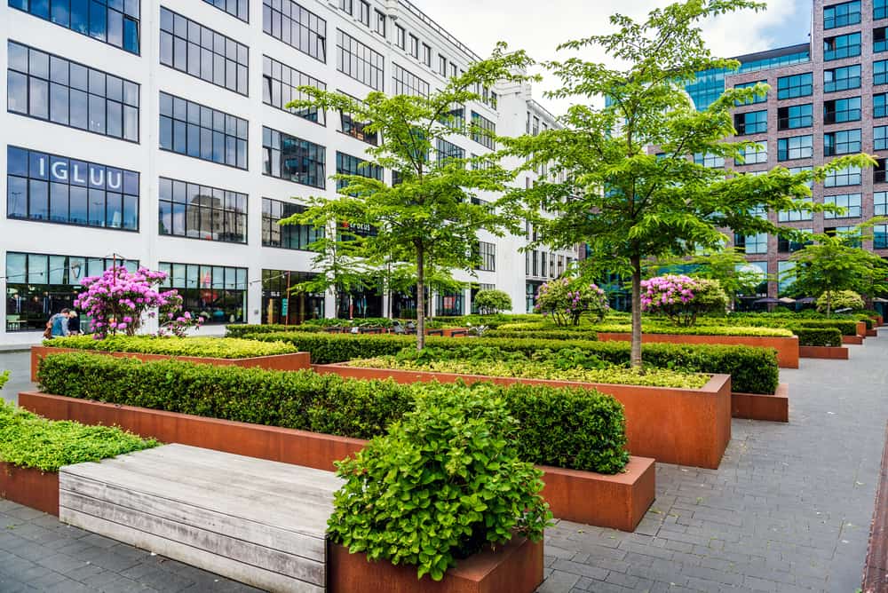 Choose The Best Commercial Landscaping Company With These Simple Tips